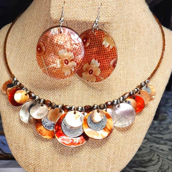 N/A Jewelry - Vintage Beaded Wrap Choker Necklace Mother of Pearl Shell Accents 18" Brown